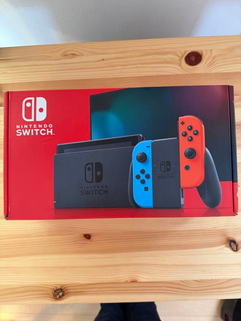 Nintendo Switch バッテリー強化版 ネオンレッド・ネオンブルー 箱