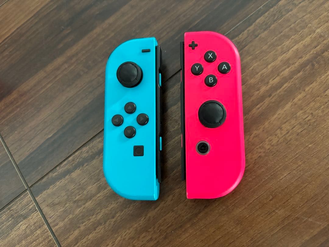 Nintendo Switch 本体 ジョイコン付き　ネオンブルー　ネオンレッド