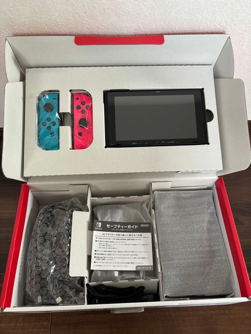 Nintendo Switch 本体 ジョイコン付き　ネオンブルー　ネオンレッド