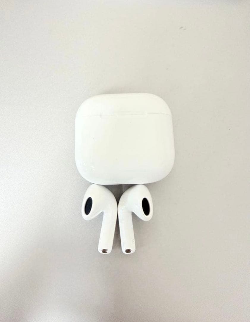 Apple AirPods 4 (ANC) 本体 ホワイト