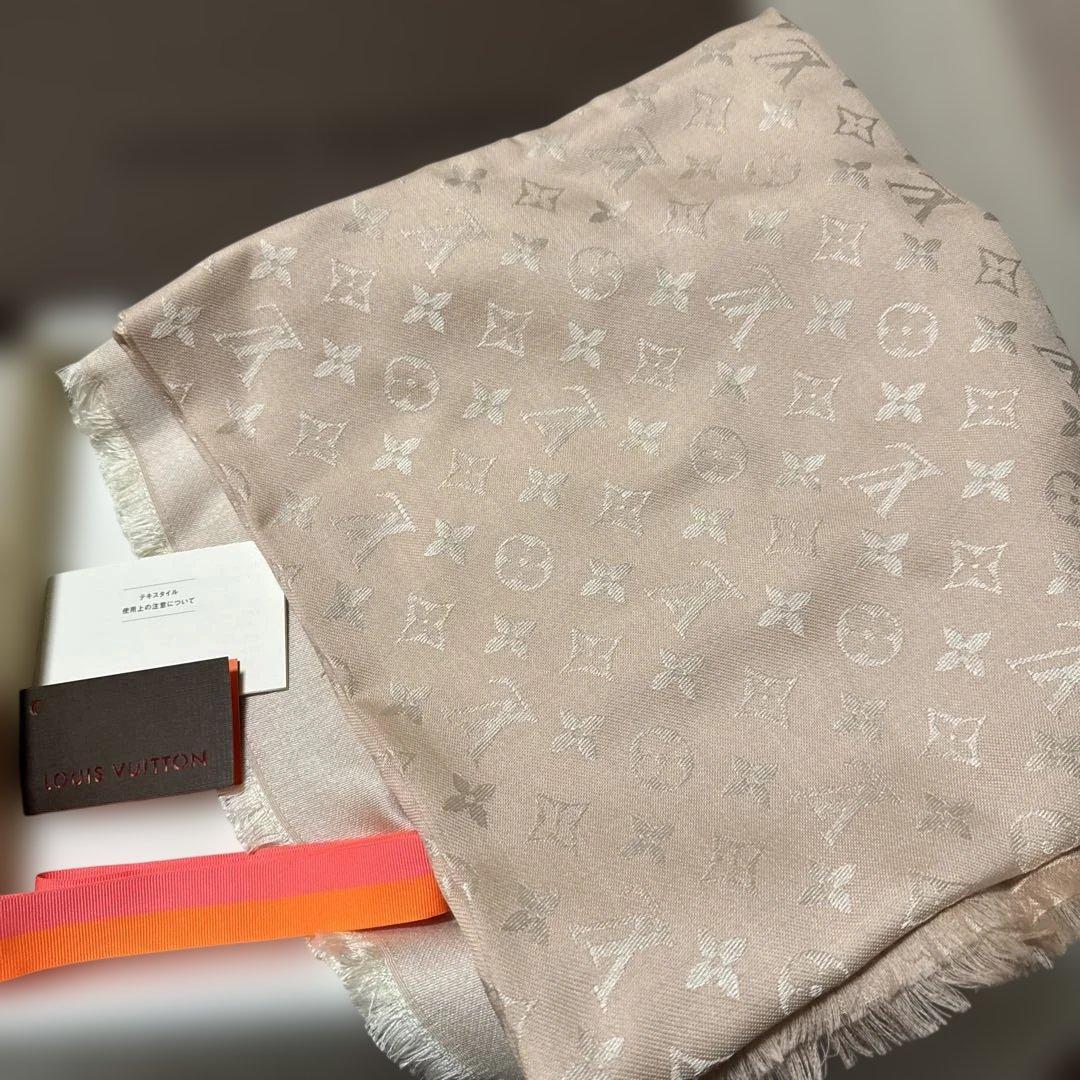 【未使用品】LOUIS VUITTONモノグラム大判ストール