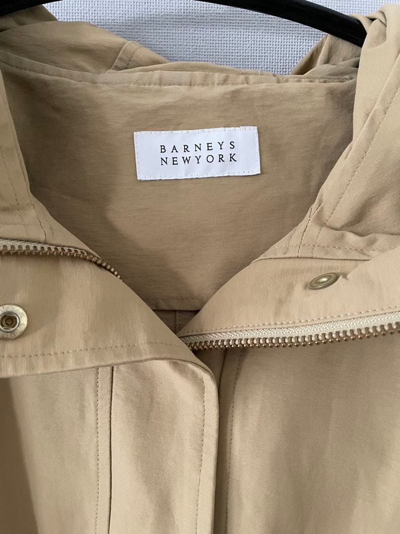 中古　BARNEYS NEW YORK スプリングベージュアウター　38