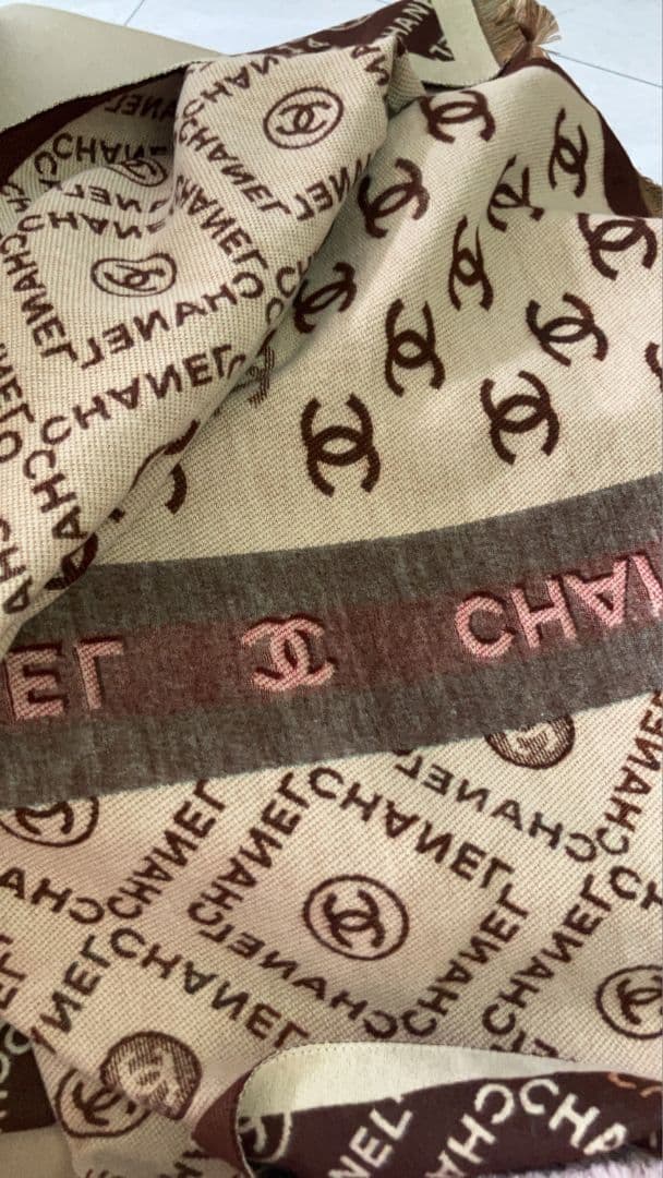 CHANEL ロゴ入りブラウンマフラー