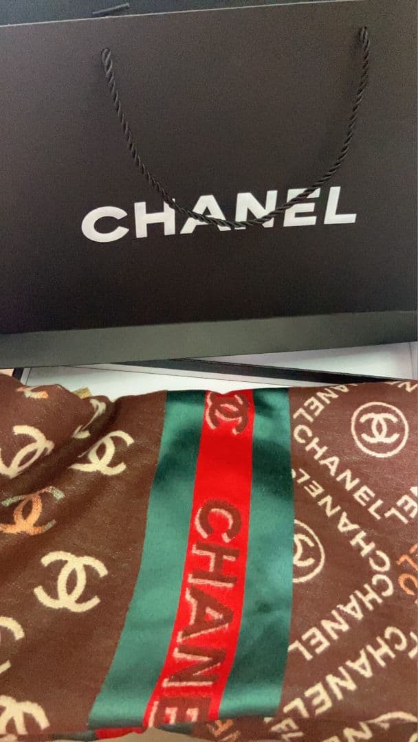 CHANEL ロゴ入りブラウンマフラー