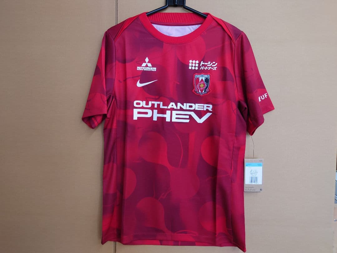 新品未使用　浦和レッズ 2025 プレマッチトップ 半袖　M　練習着　NIKE