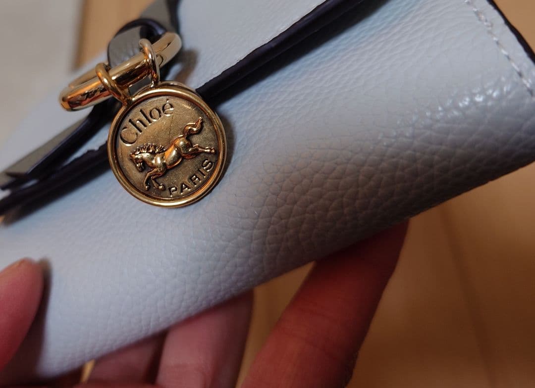 Chloe　財布　Alphabetスモールトリフォールド　Aqua Grey