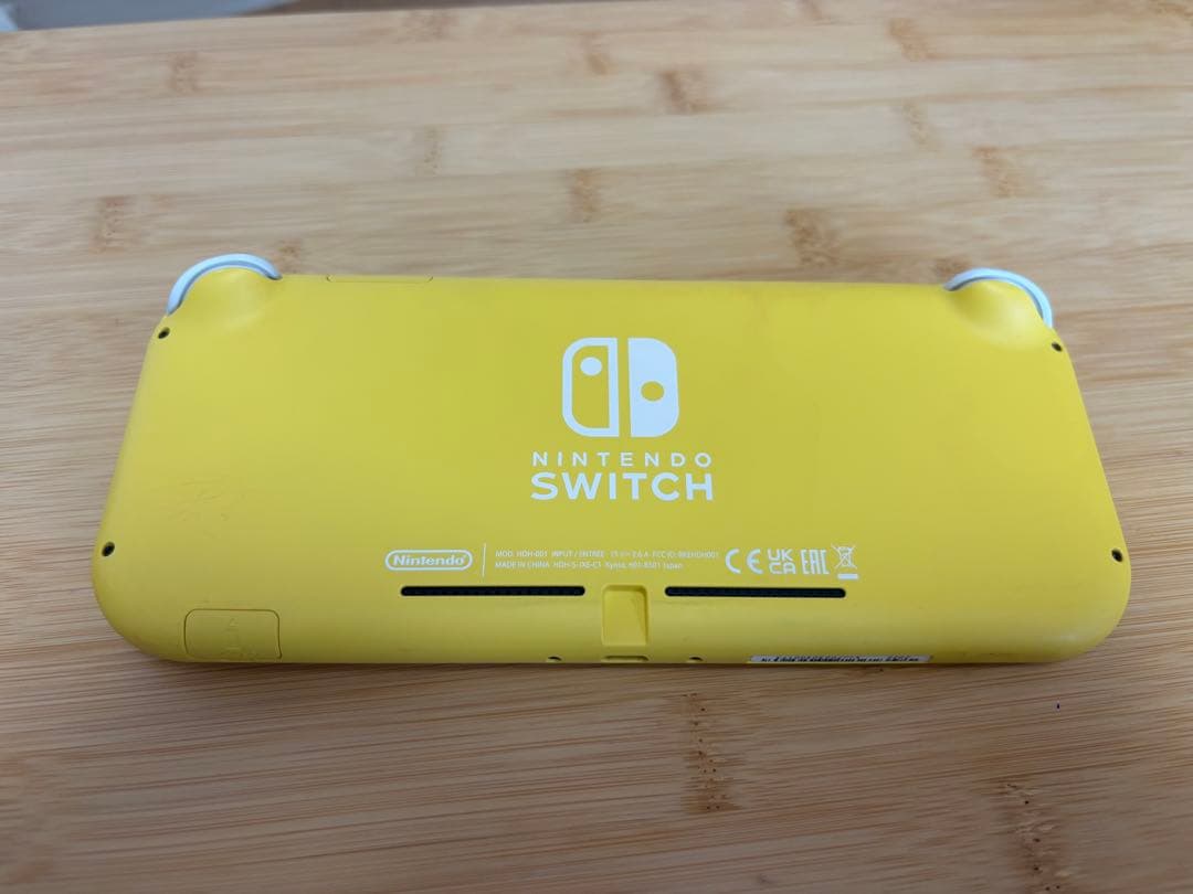 Nintendo Switch Lite イエロー（充電器&箱付き）