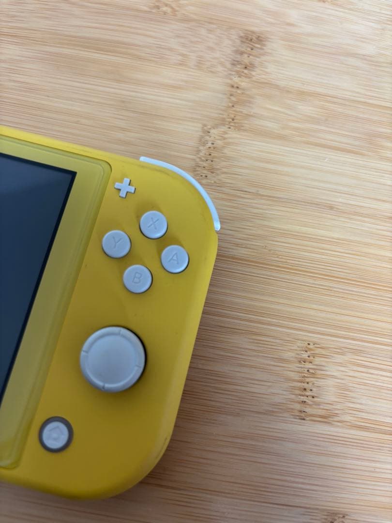Nintendo Switch Lite イエロー（充電器&箱付き）