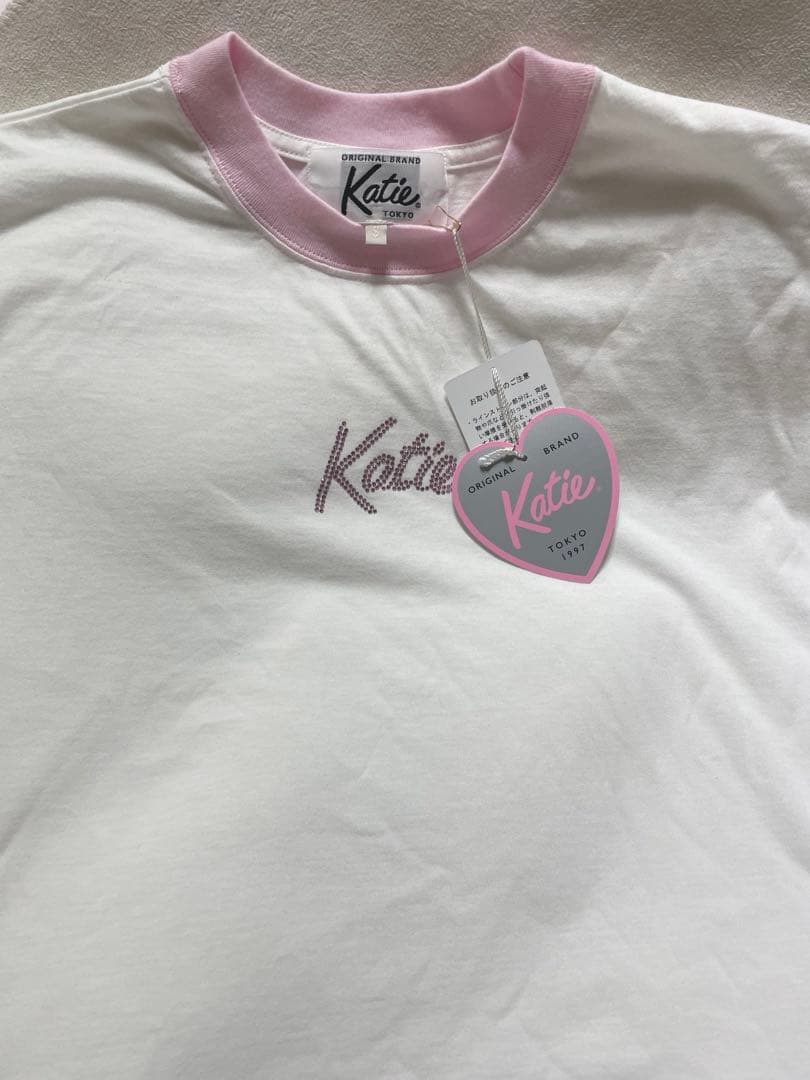 Katie TWINKLE LOGO tee Tシャツ ピンク 白