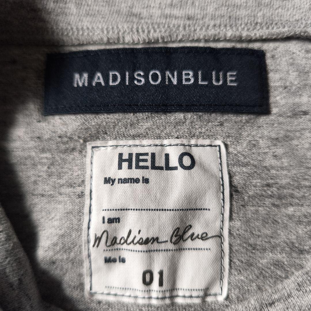MADISONBLUE Helloプリント 半袖Tシャツ グレー