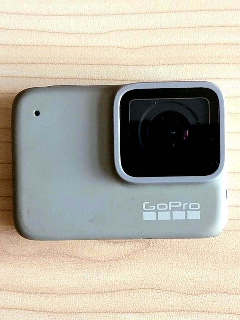 GoPro HERO7 WHITE 【本体 + アクセサリ－パッケージ】