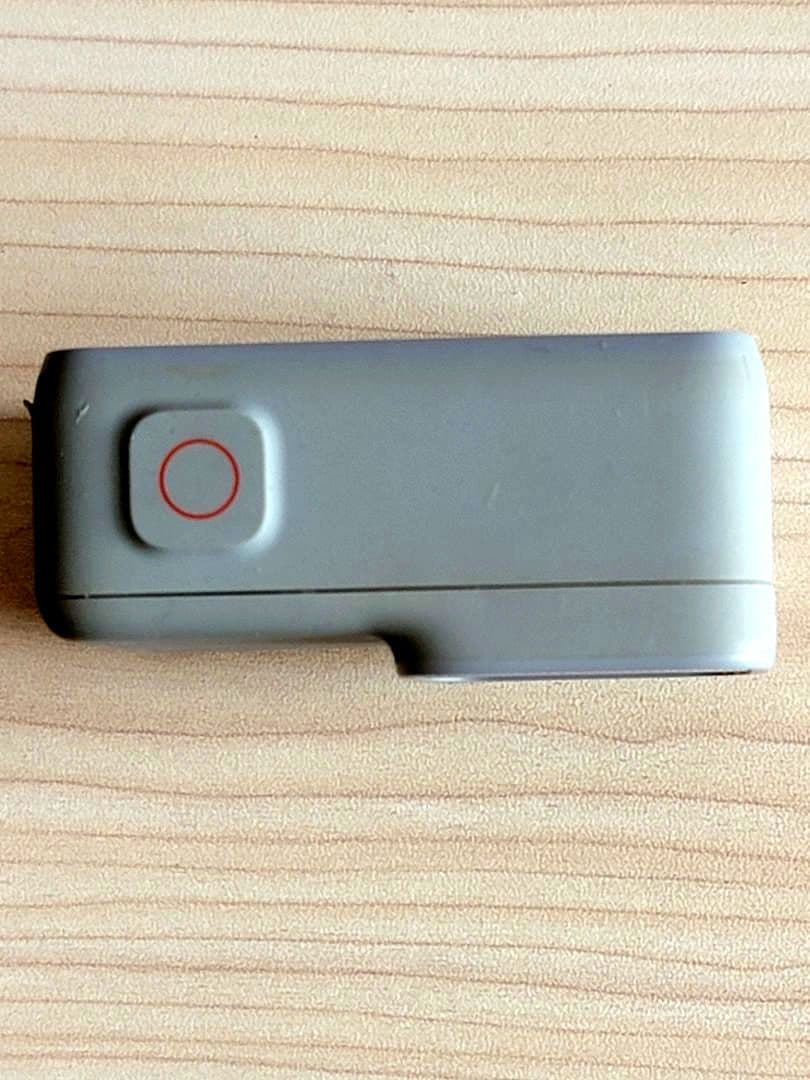 GoPro HERO7 WHITE 【本体 + アクセサリ－パッケージ】
