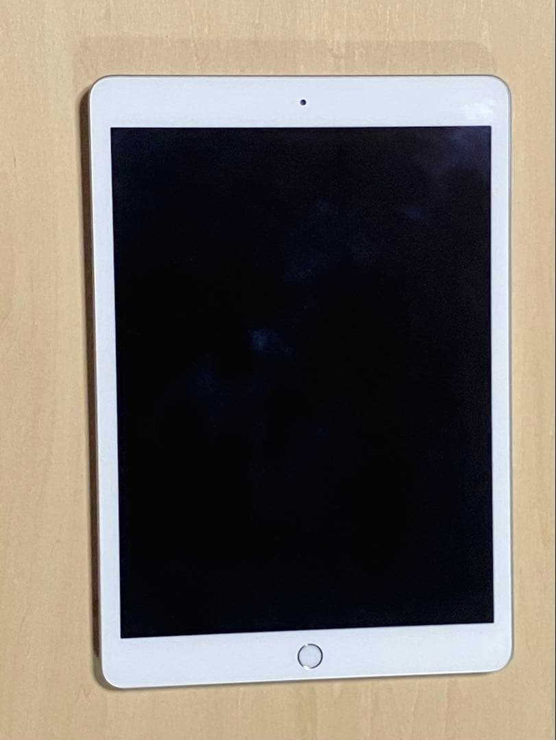ipad 第７世代　シルバー　32GB　Wi-Wiモデル