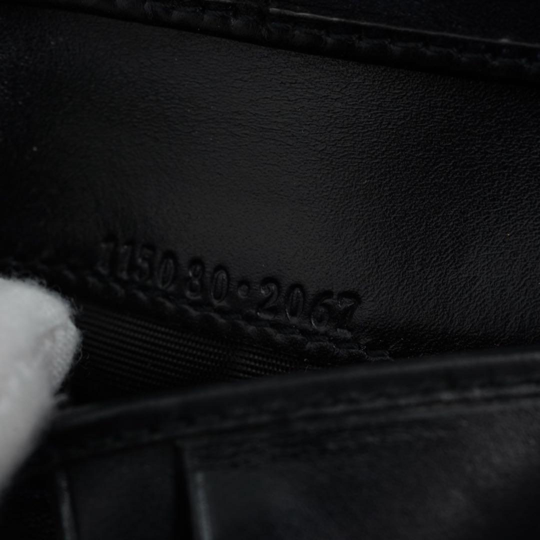 新品同様　GUCCI グッチ　二つ折り財布　GG柄　マーモント　レザー　ブラック