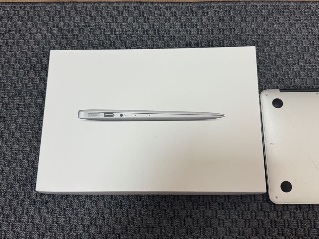 Apple MacBook Air A1465 シルバー
