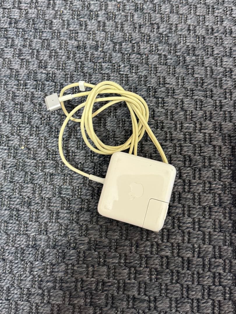 Apple MacBook Air A1465 シルバー