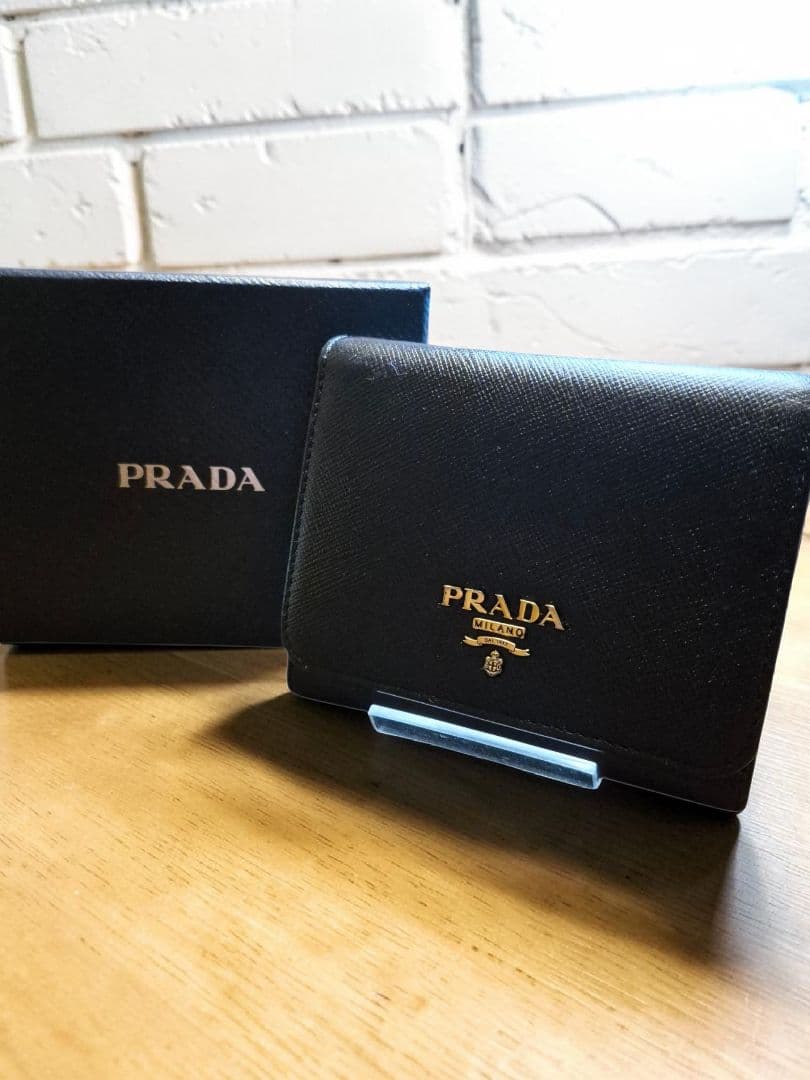 ＰＲＡＤＡ　プラダ　サフィアーノ　ゴールド金具　三つ折り財布 a