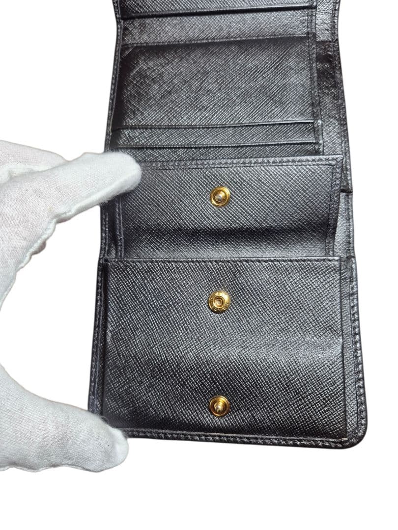 ＰＲＡＤＡ　プラダ　サフィアーノ　ゴールド金具　三つ折り財布 a
