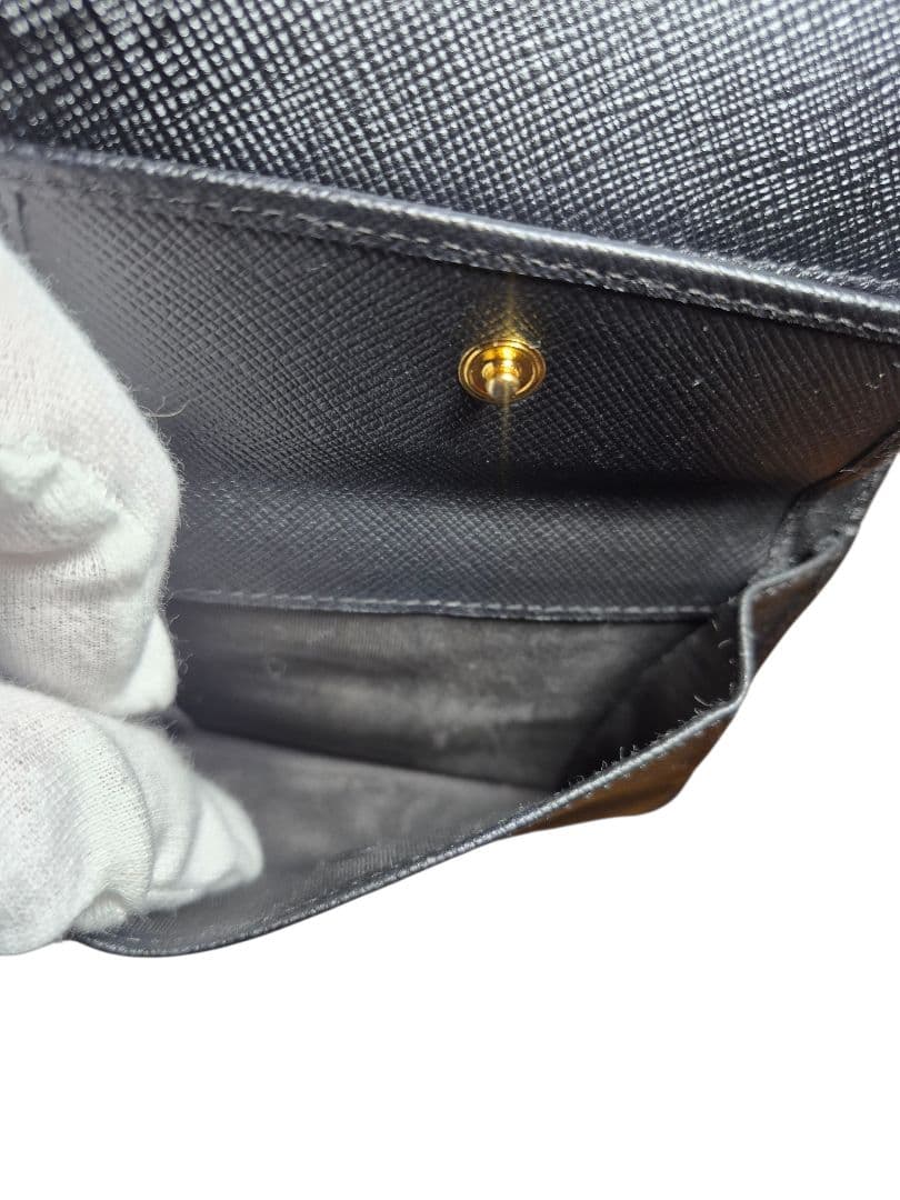 ＰＲＡＤＡ　プラダ　サフィアーノ　ゴールド金具　三つ折り財布 a