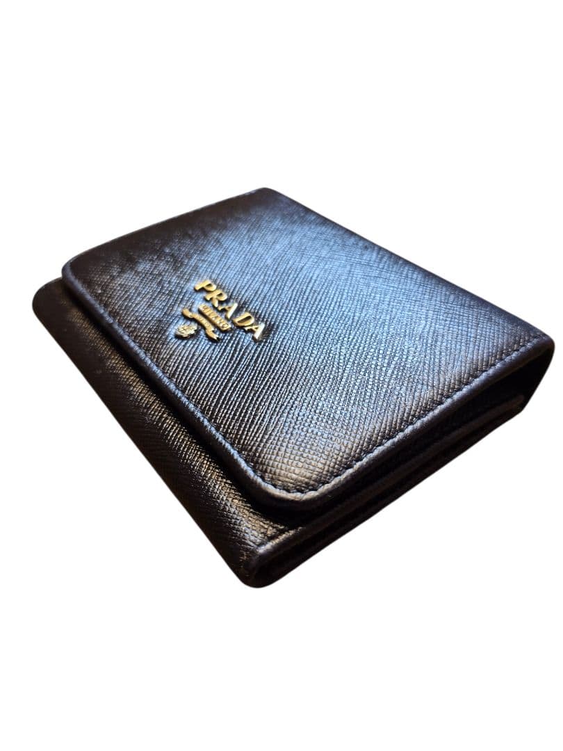 ＰＲＡＤＡ　プラダ　サフィアーノ　ゴールド金具　三つ折り財布 a