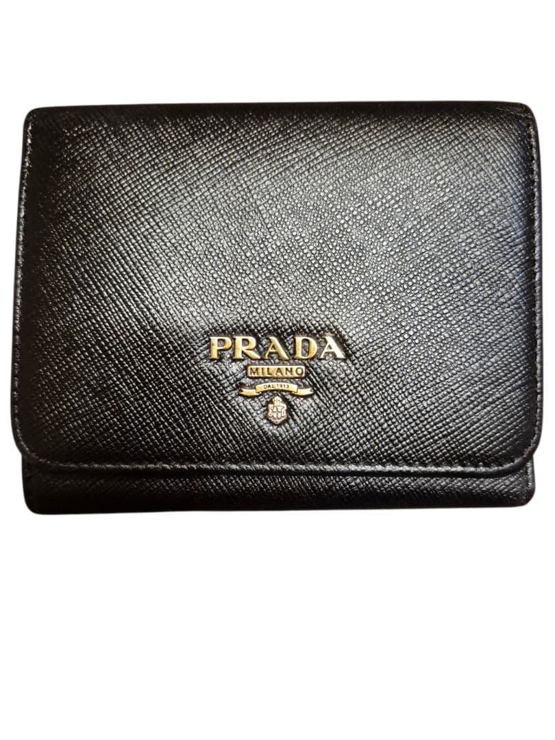 ＰＲＡＤＡ　プラダ　サフィアーノ　ゴールド金具　三つ折り財布 a