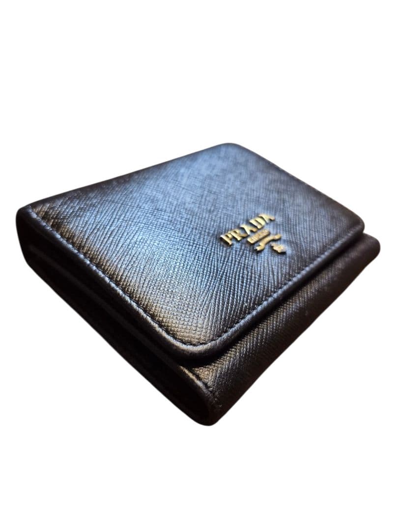 ＰＲＡＤＡ　プラダ　サフィアーノ　ゴールド金具　三つ折り財布 a