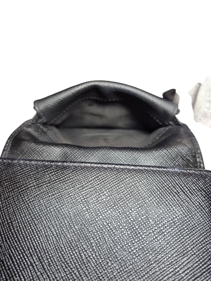 ＰＲＡＤＡ　プラダ　サフィアーノ　ゴールド金具　三つ折り財布 a