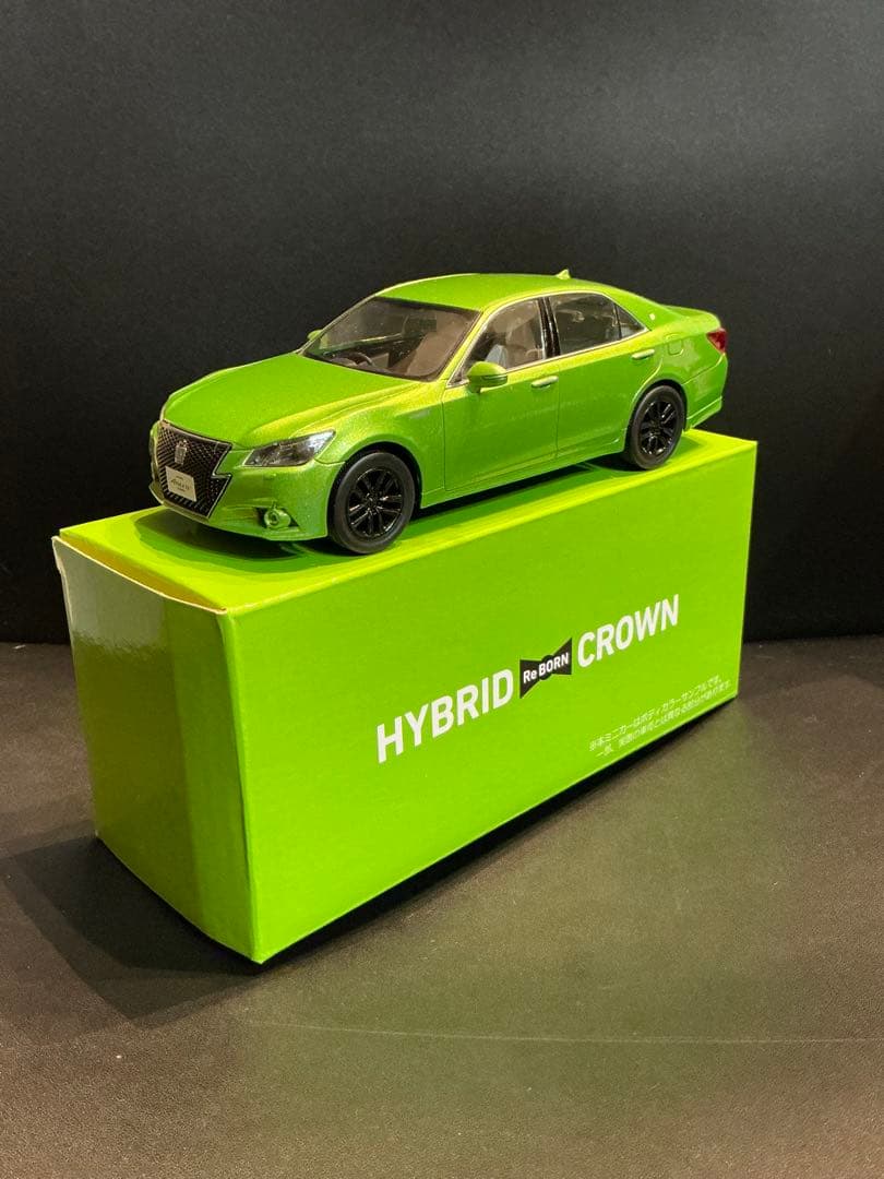 【交渉歓迎】　非売品　HYBRID CROWN 若草色ミニカー