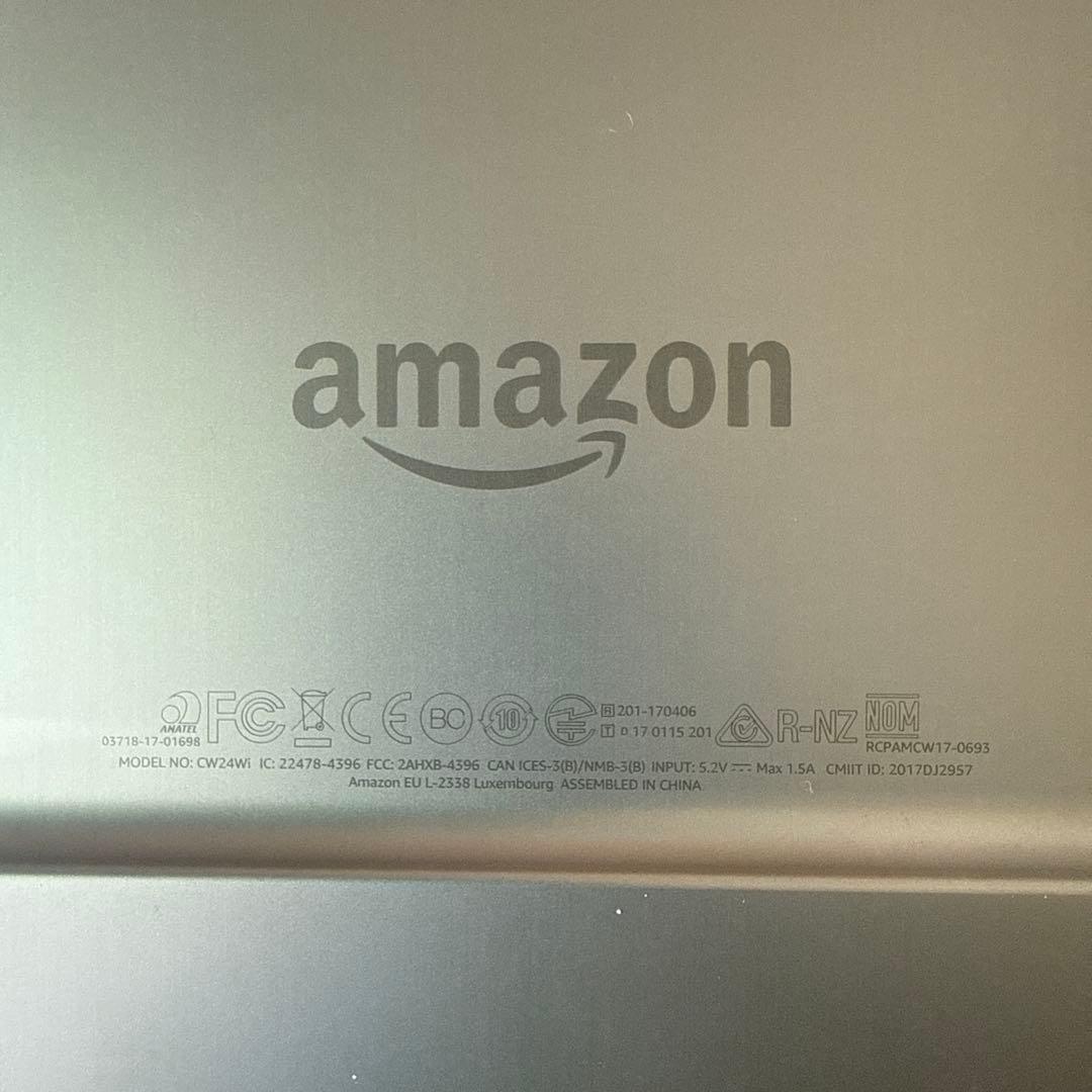 Amazon Kindle Oasis 本体 カバー付き