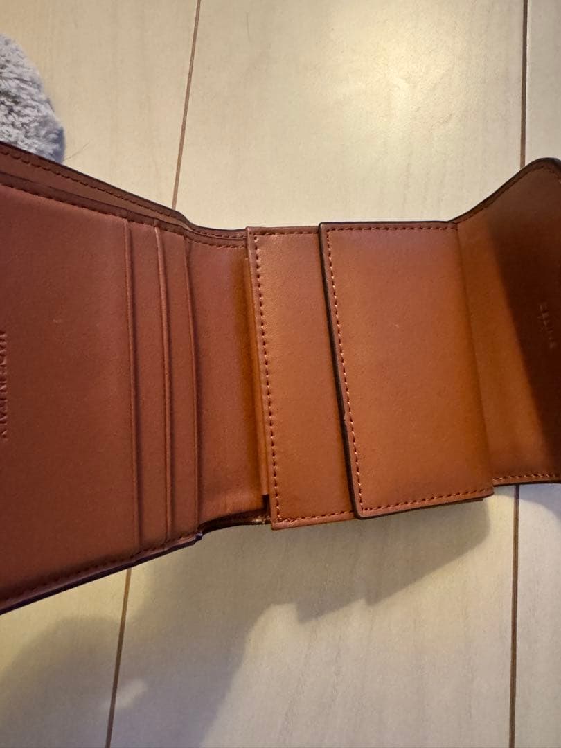 レザー製三つ折り財布 セリーヌ