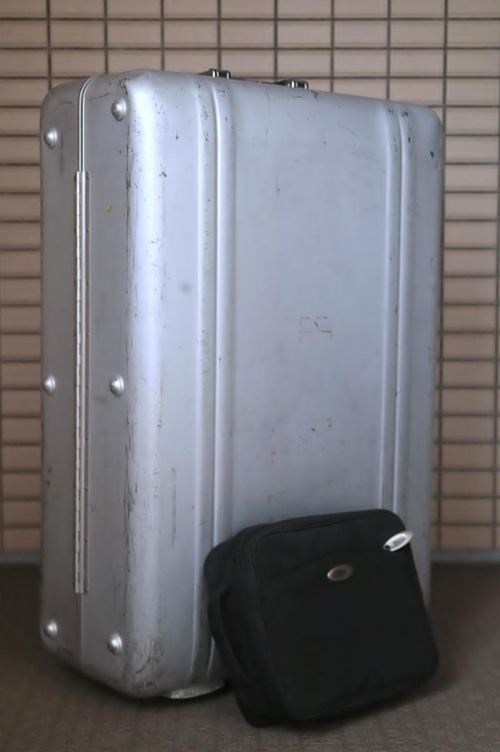 ゼロハリバートン アルミスーツケース 30inch タイヤ、ダイヤルロック修理済