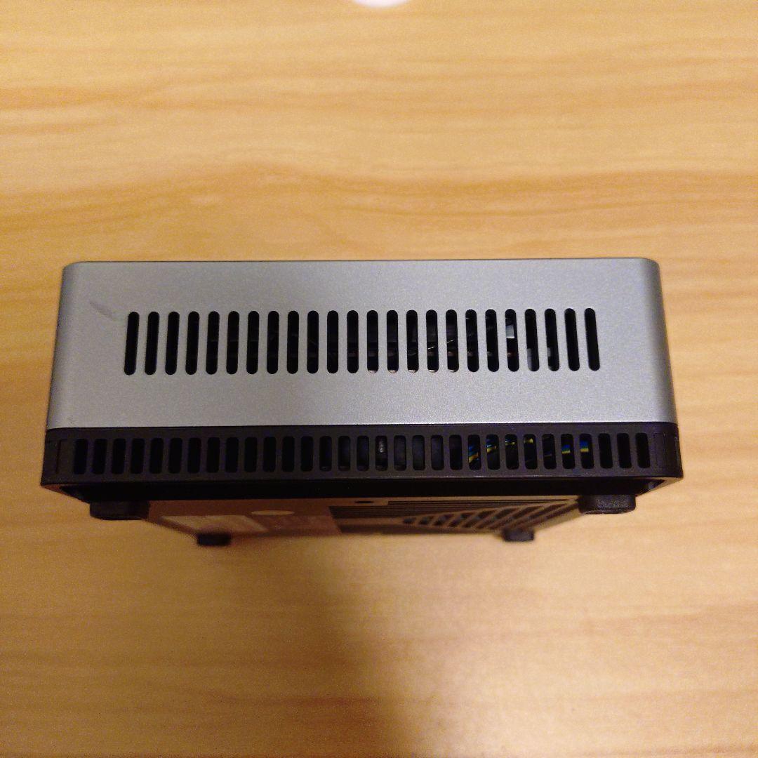 高性能＆軽量　MINISFORUM UM340　ミニPC