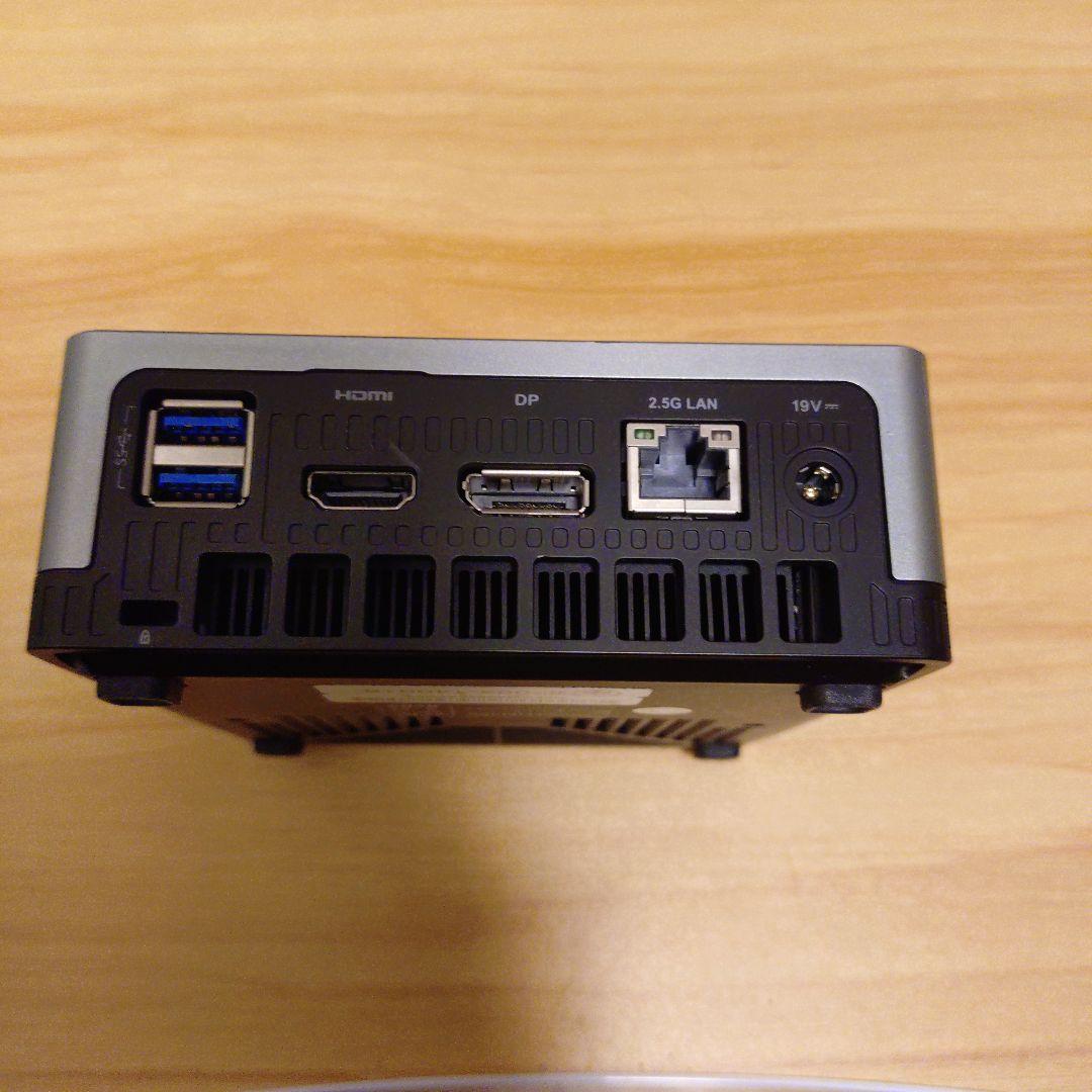 高性能＆軽量　MINISFORUM UM340　ミニPC
