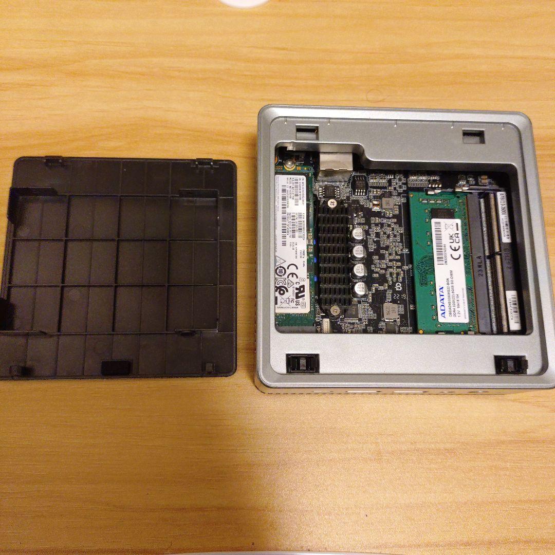 高性能＆軽量　MINISFORUM UM340　ミニPC