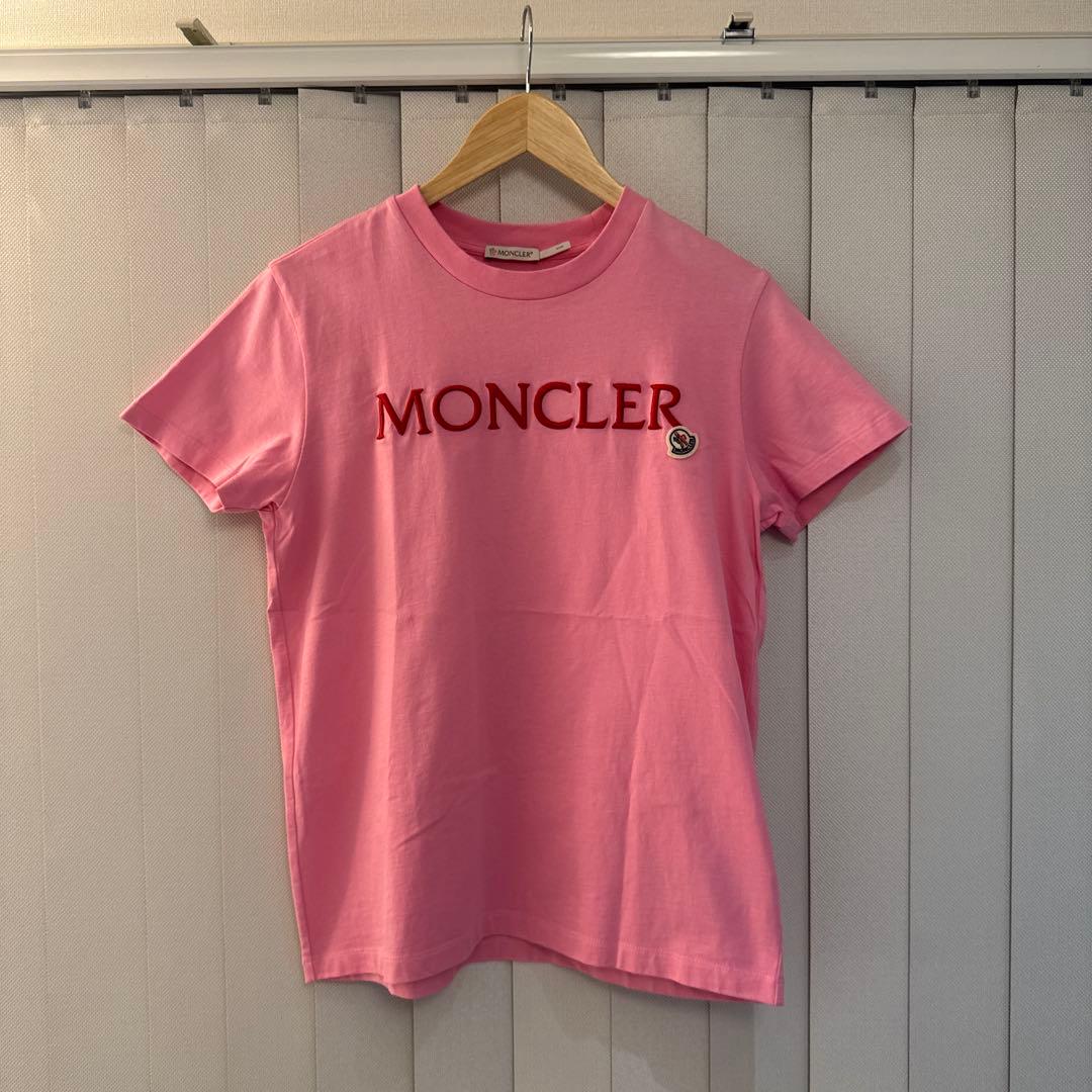 MONCLER ピンク ロゴ Tシャツ