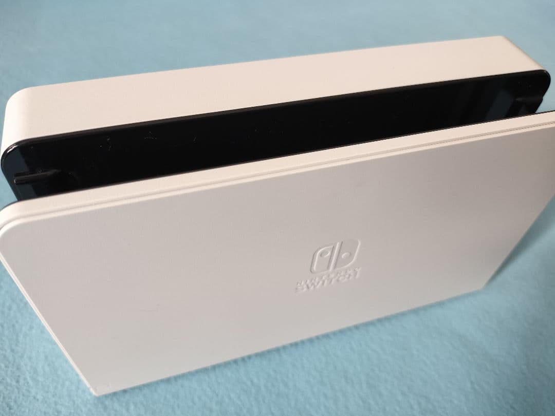 【美品・付属品完備】Nintendo Switch 有機ELモデル本体　ケース付