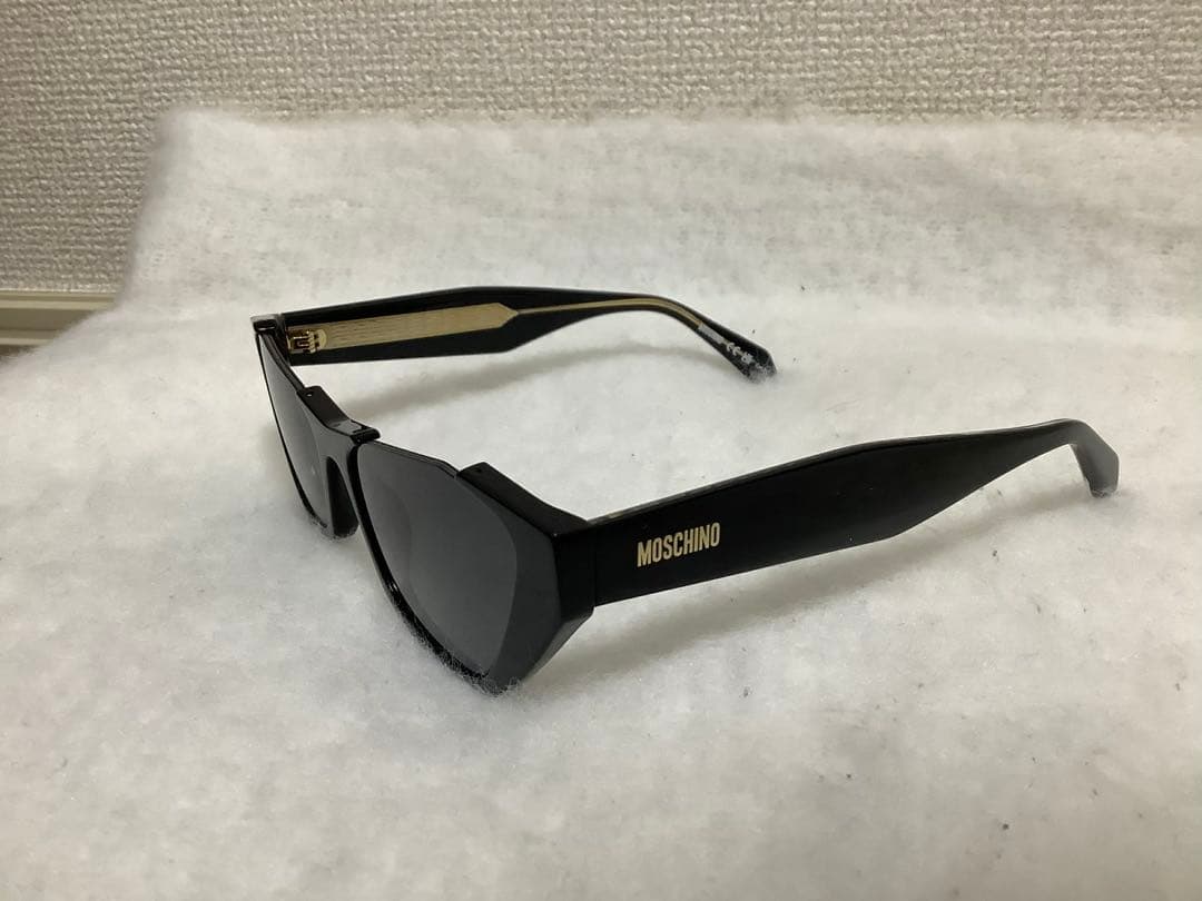 N*s様 H*n様 Moschino ブラック サングラス