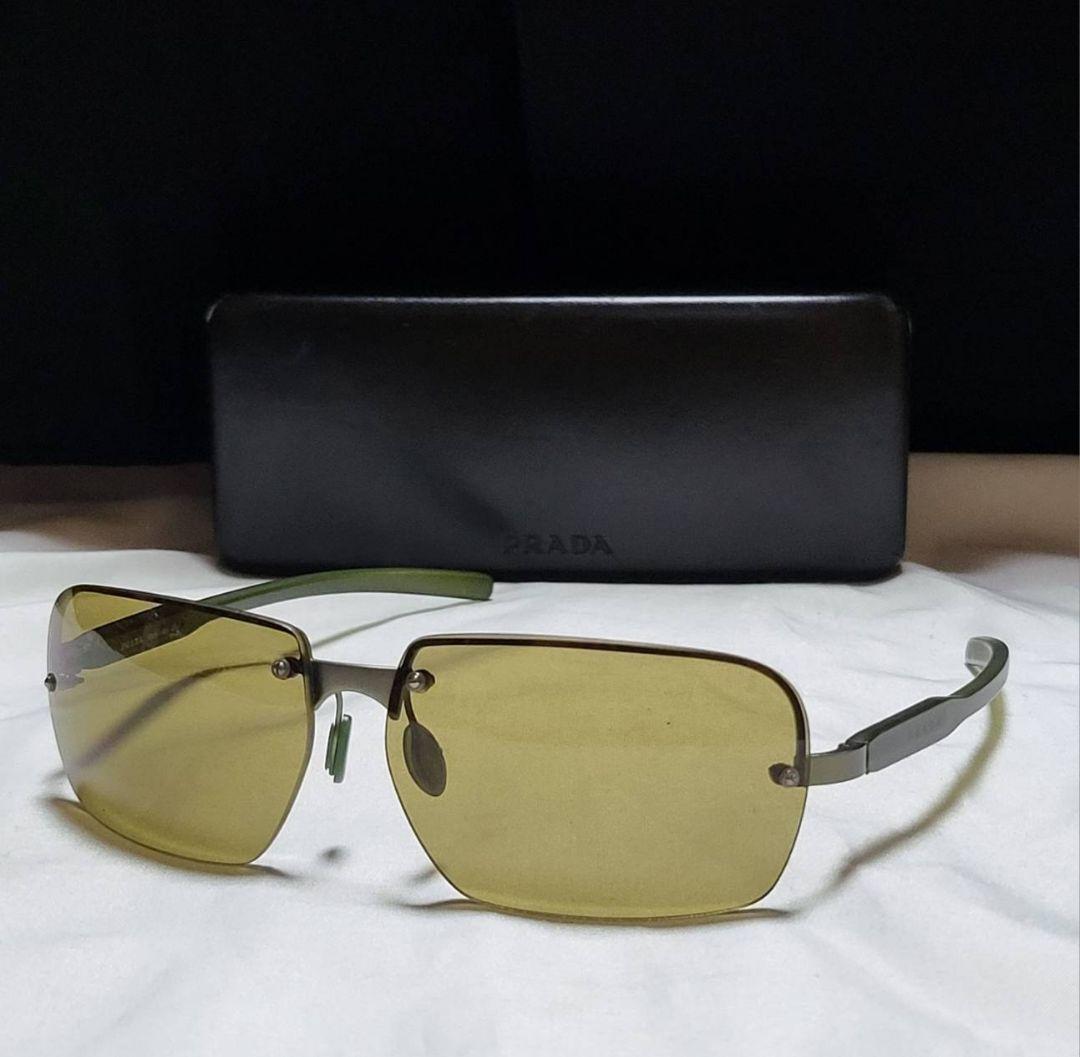 ◆PRADA　プラダ◆ロゴ付き　リムレス　サングラス　ケース付き