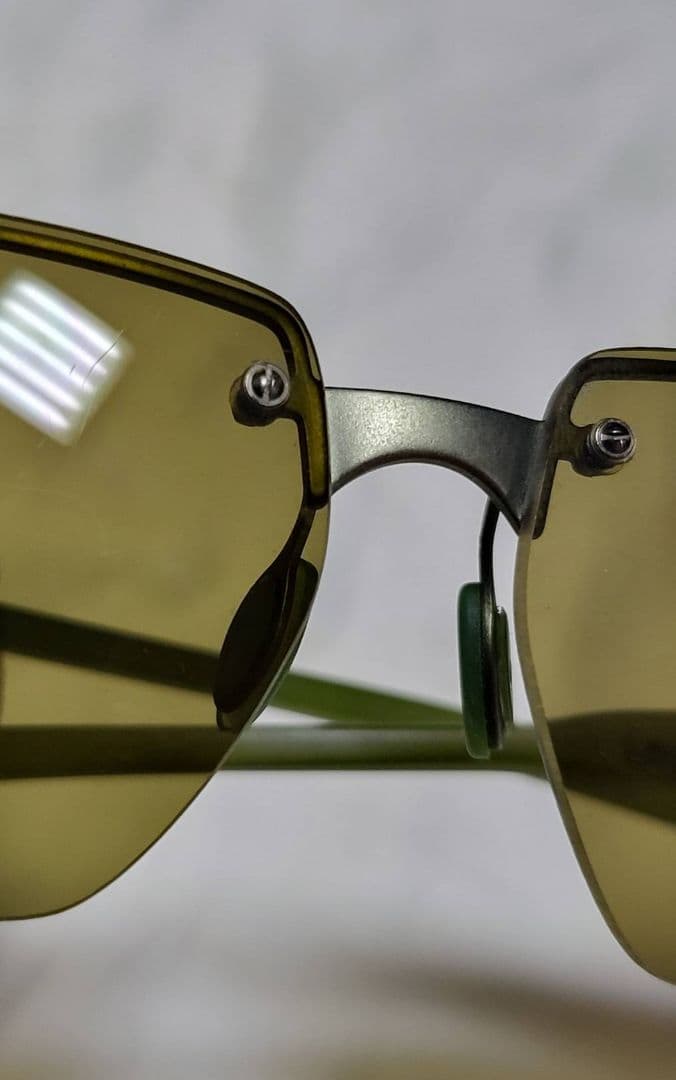 ◆PRADA　プラダ◆ロゴ付き　リムレス　サングラス　ケース付き