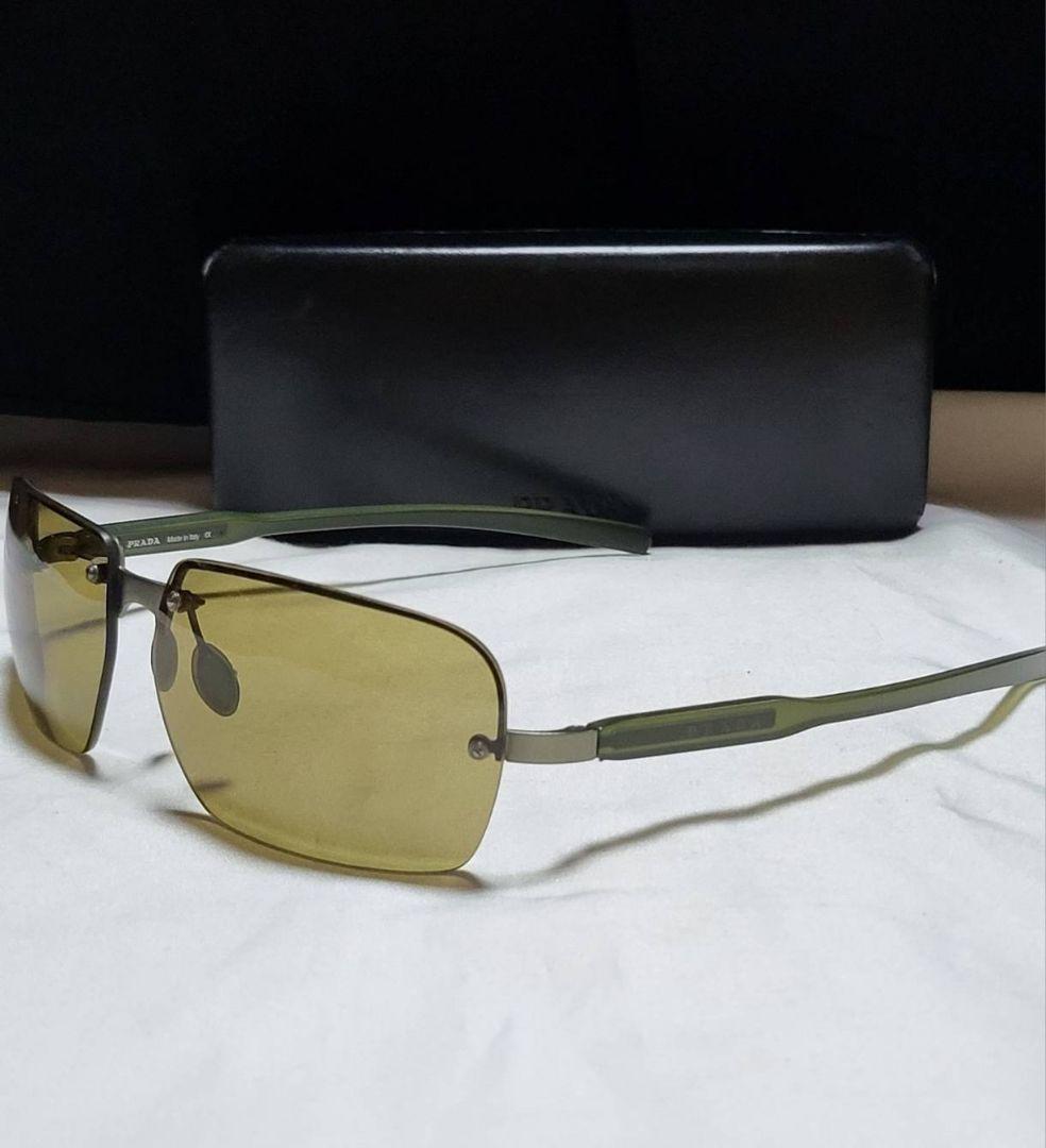 ◆PRADA　プラダ◆ロゴ付き　リムレス　サングラス　ケース付き
