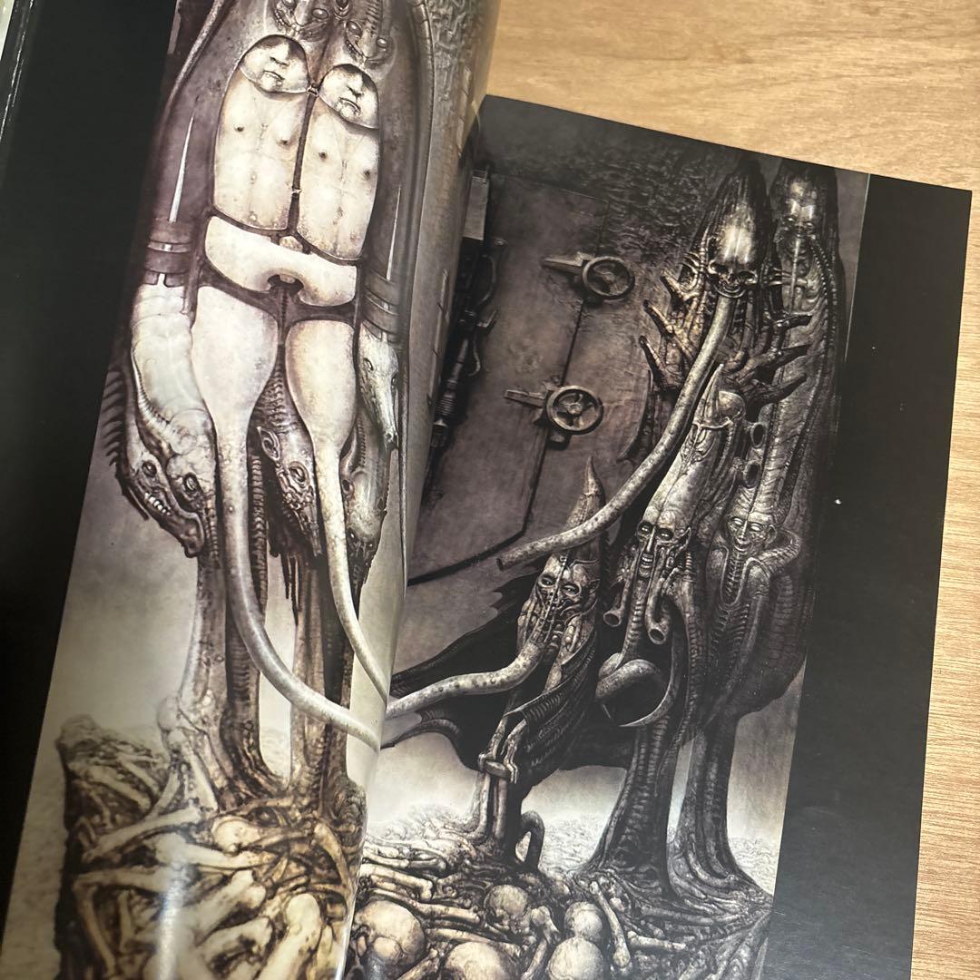 H.R.Giger's ecronomicon ギーガー ネクロノミコン　初期版