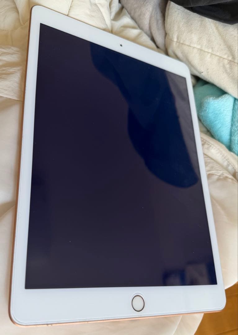 iPad (第8世代) Wi-Fi 32GB ゴールド/保護ガラス/ケース/箱付