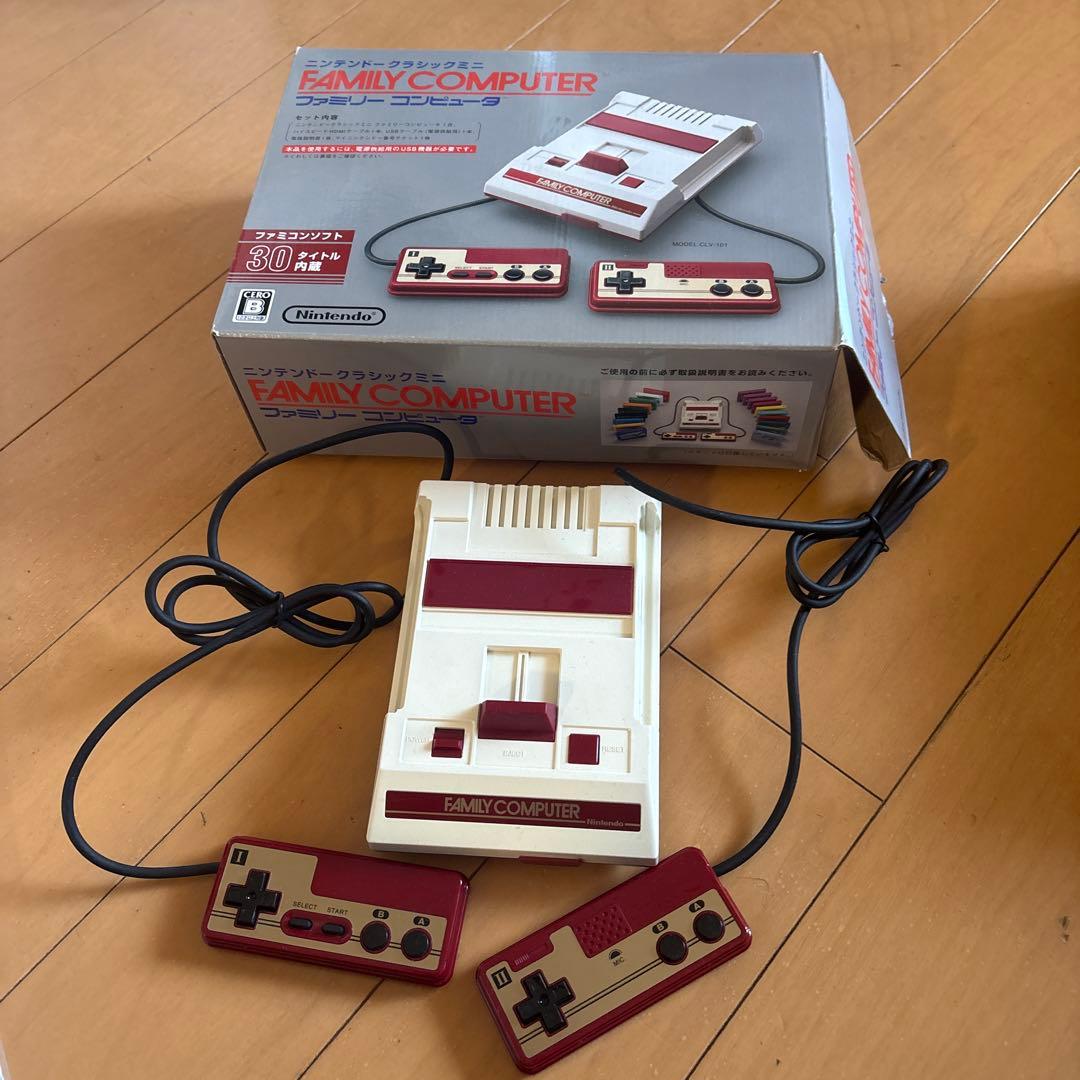 チ*キ様 ファミリーコンピュータ 本体とコントローラー2個クラシックミニ