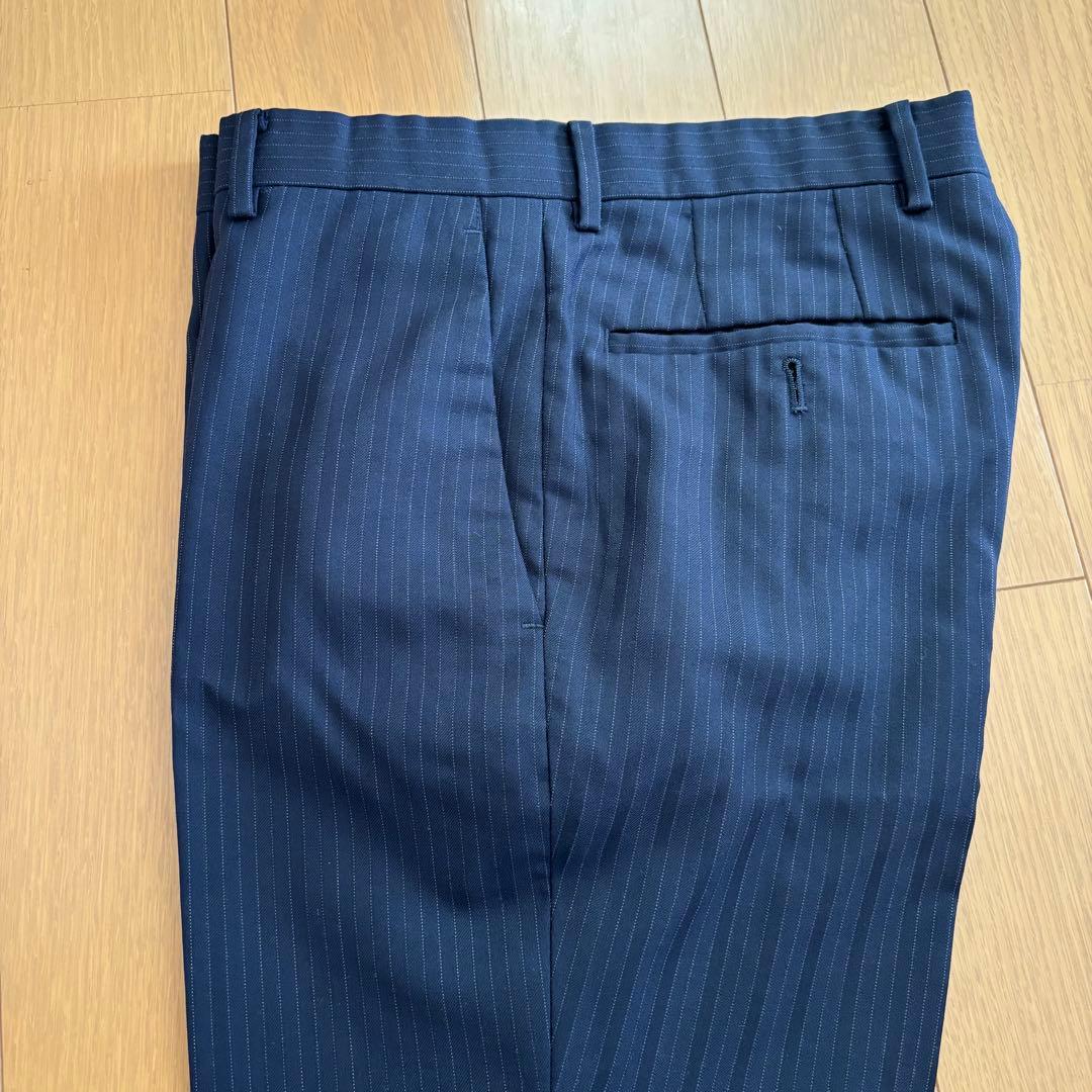 【クリーニング済】キャサリンハムネット　紺ストライプ　メンズスーツS　ベスト付き