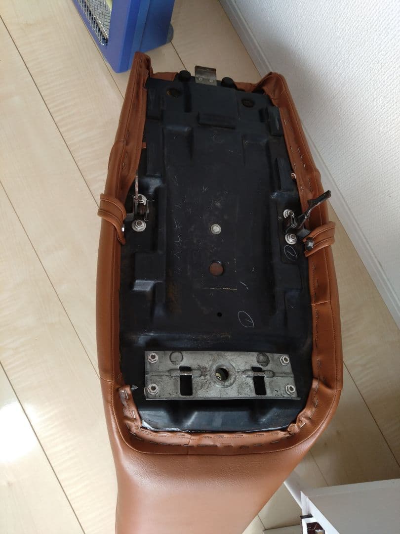 GSX 250E 400E ゴキ 三段シート 美品 張替え後ほぼ未使用 補強あり