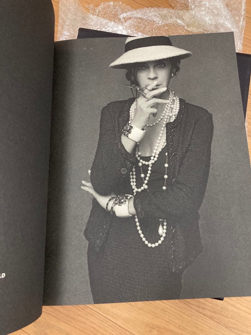 THE LITTLE BLACK JACKET 新版