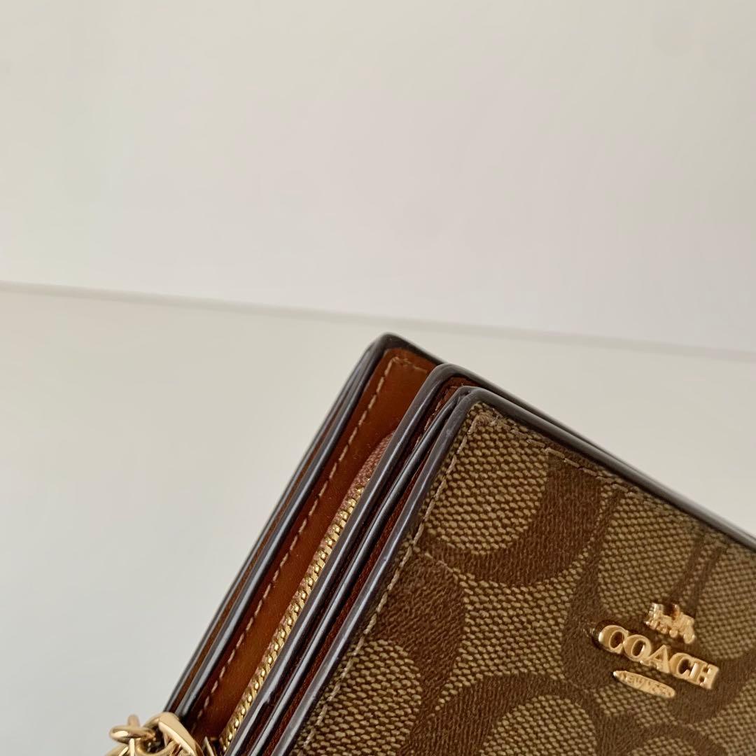 【COACH】二つ折り財布　シグネチャー　ベージュ　コンパクトウォレット　コーチ