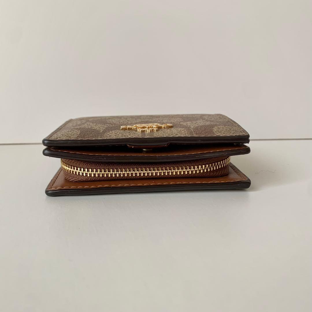 【COACH】二つ折り財布　シグネチャー　ベージュ　コンパクトウォレット　コーチ