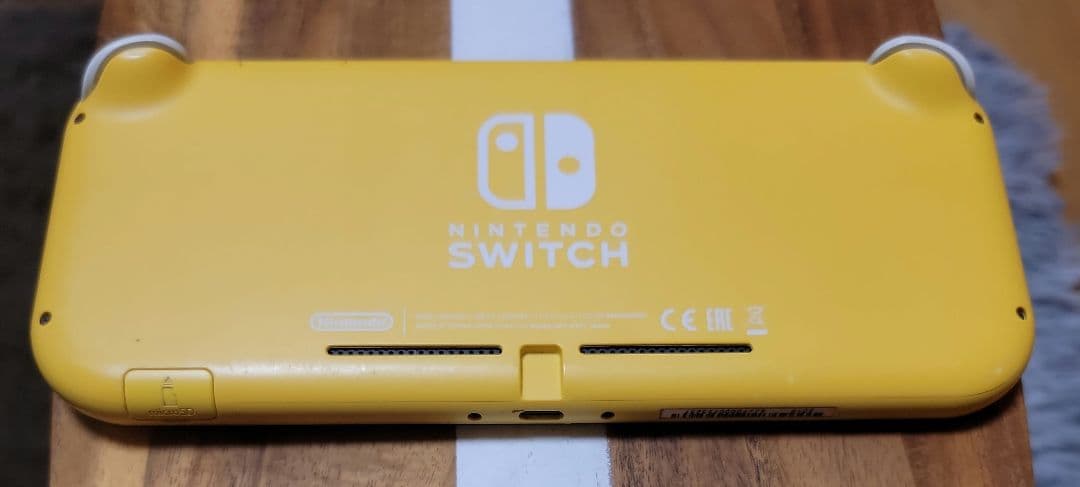 Nintendo Switch Lite イエロー　ジャンク品