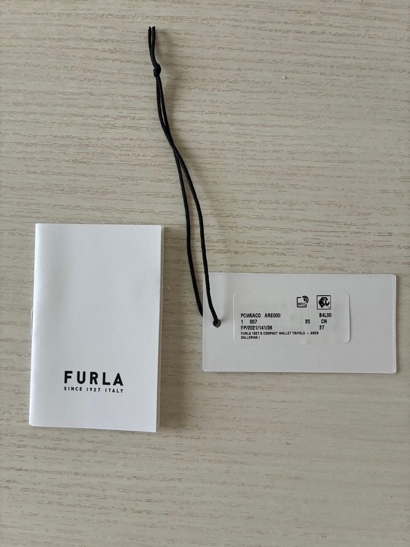 【新品未使用】FURLA 三つ折りミニ財布